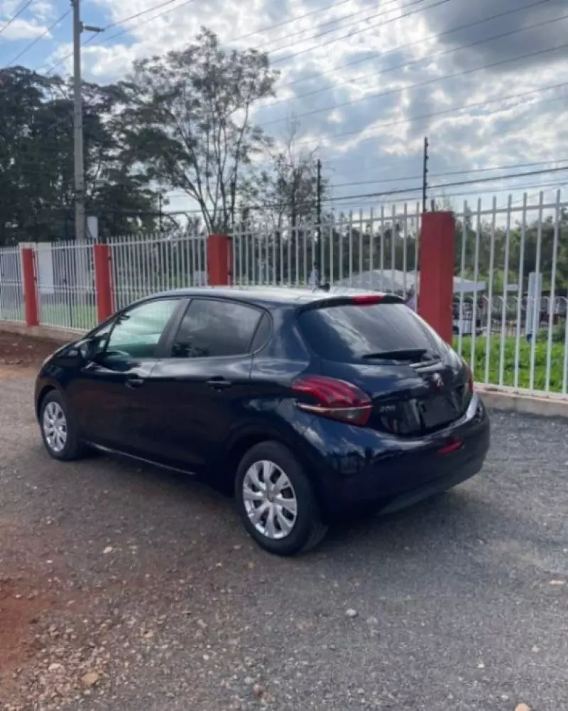 Peugeot 208   - 2018