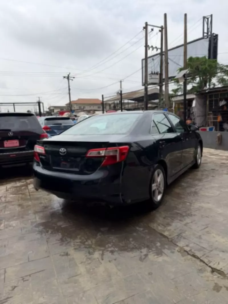 TOYOTA Camry - 2012