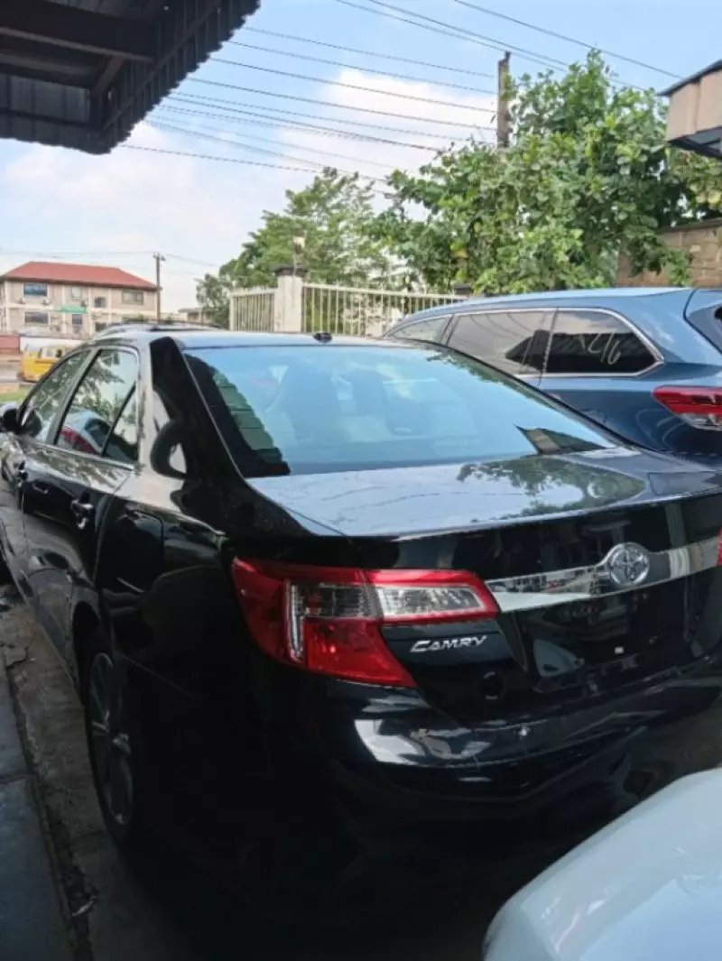 TOYOTA Camry   - 2012