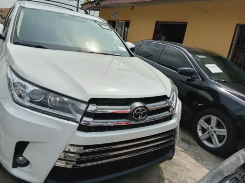 Toyota Highlander   - 2017