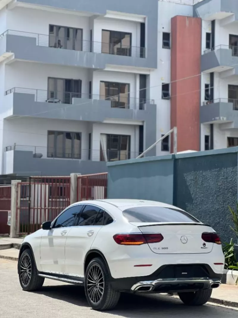 Mercedes-Benz GLC 300   - 2021