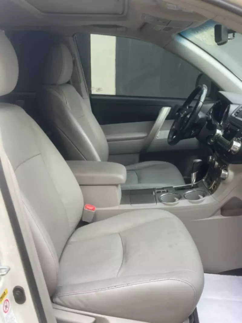 TOYOTA Highlander   - 2012