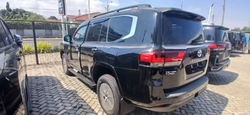 TOYOTA Landcruiser 300 VX   - 2026