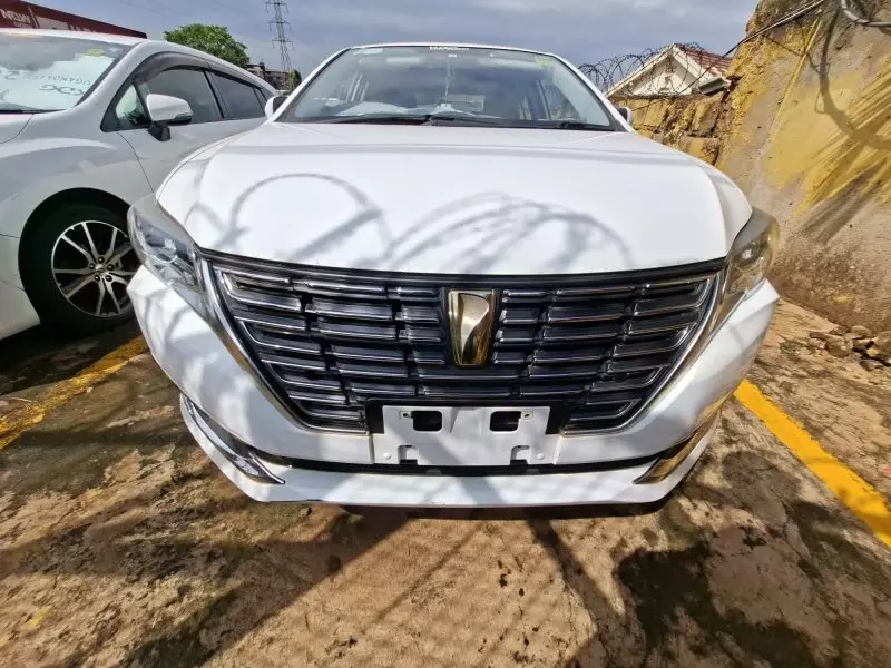 Toyota Premio    - 2016