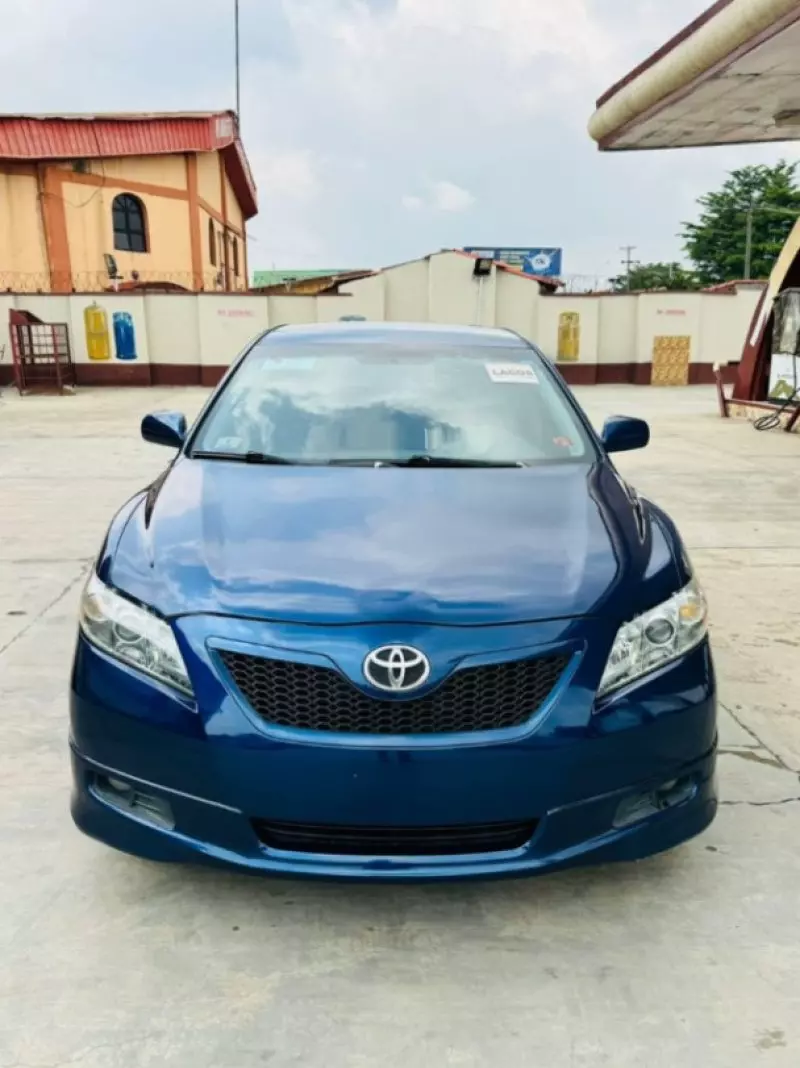 Toyota Camry   - 2008