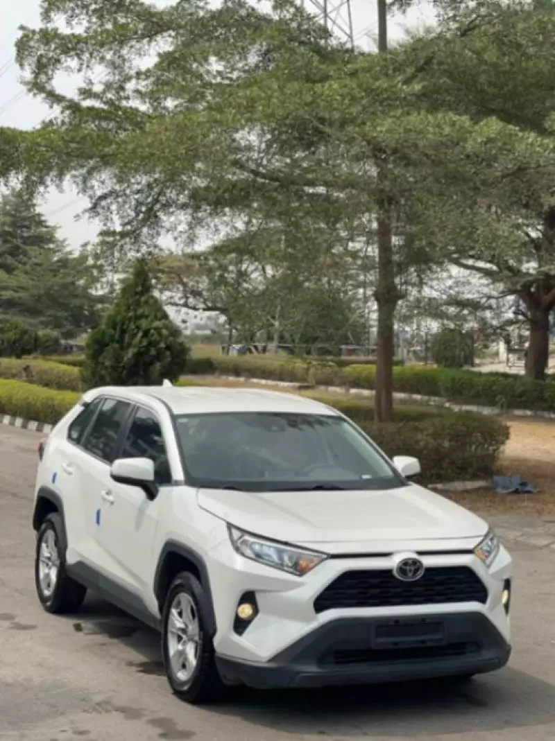 Toyota RAV 4   - 2021