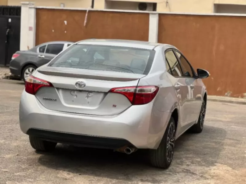 Toyota Corolla   - 2015