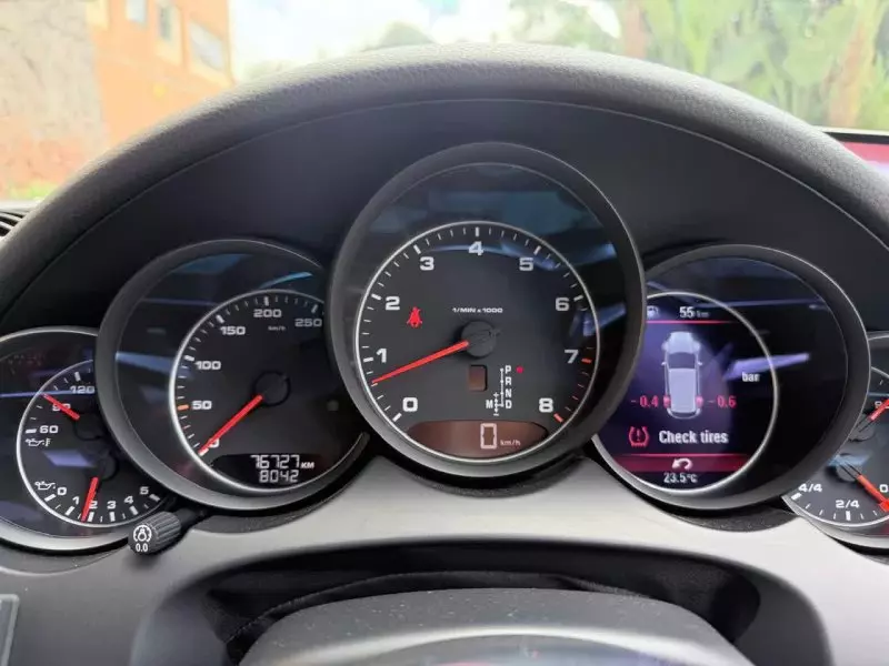 PORSCHE Cayenne - 2016