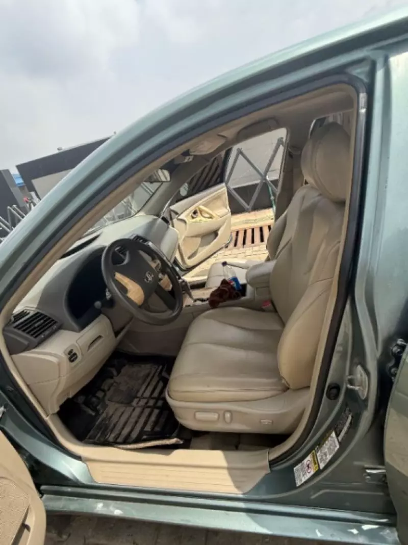 Toyota Camry   - 2007