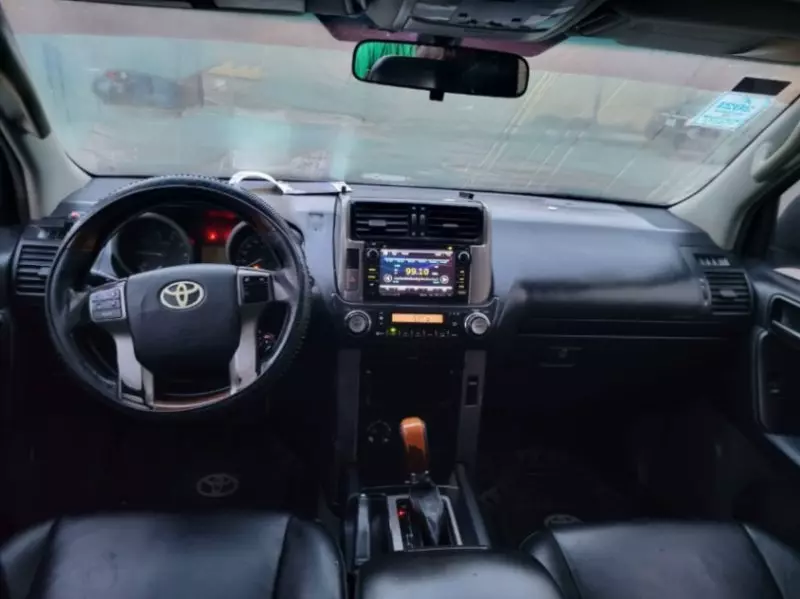 Toyota Land Cruiser - 2012