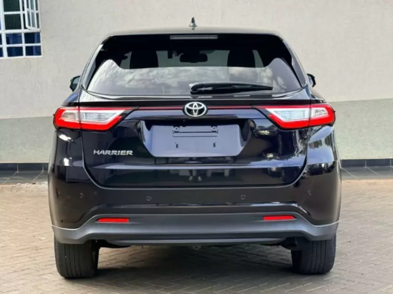 Toyota Harrier   - 2018