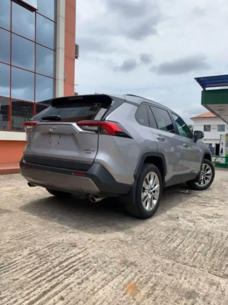 TOYOTA RAV 4   - 2019
