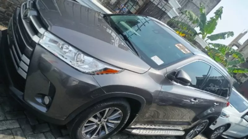 Toyota Highlander   - 2018