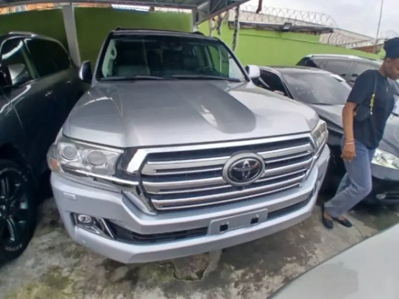 Toyota Land Cruiser   - 2019