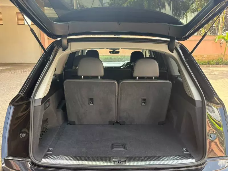 Audi Q7   - 2017