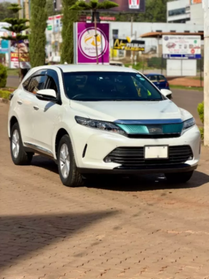 Toyota Harrier   - 2018