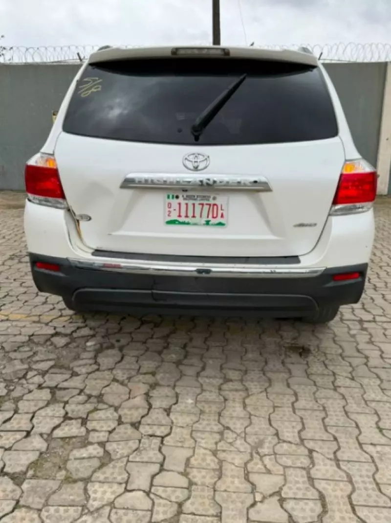 TOYOTA Highlander   - 2011