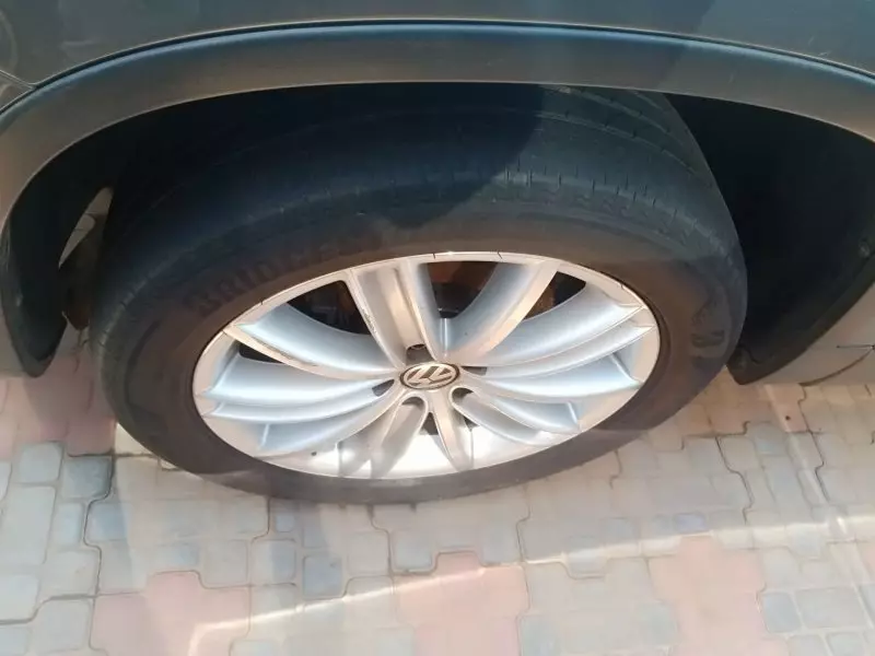 Volkswagen Tiguan   - 2013