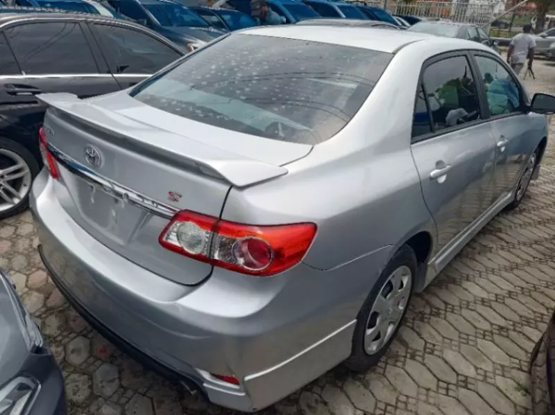 Toyota Corolla   - 2013