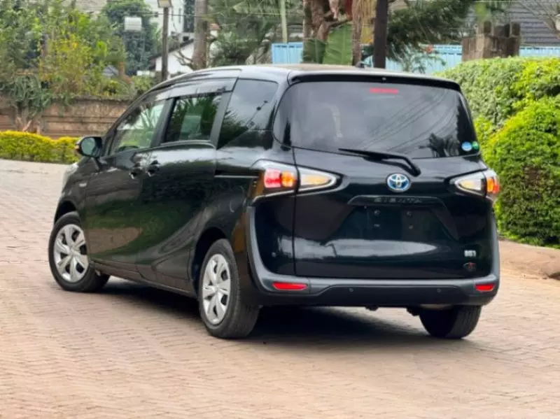 TOYOTA Sienta - 2019