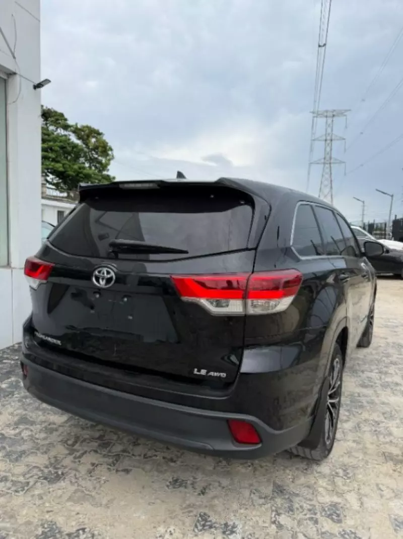 Toyota Highlander   - 2015