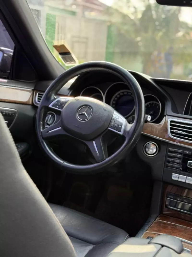 Mercedes-Benz E350   - 2014
