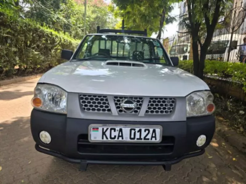 Nissan NP 300 - 2013