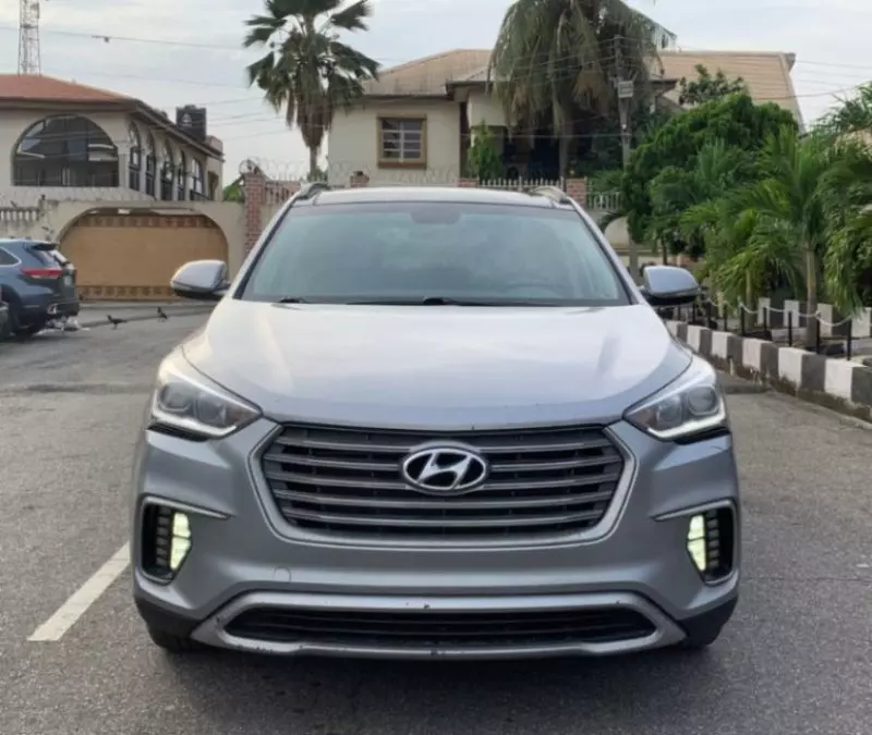 Hyundai Santa Fe   - 2017