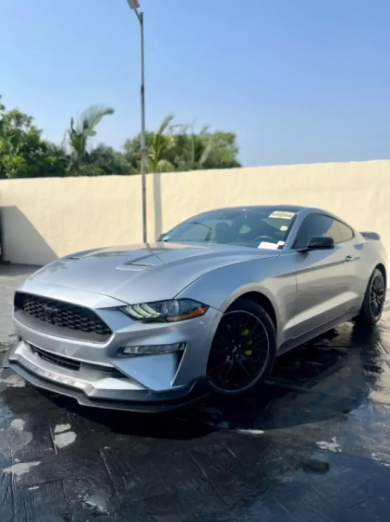 Ford Mustang   - 2021
