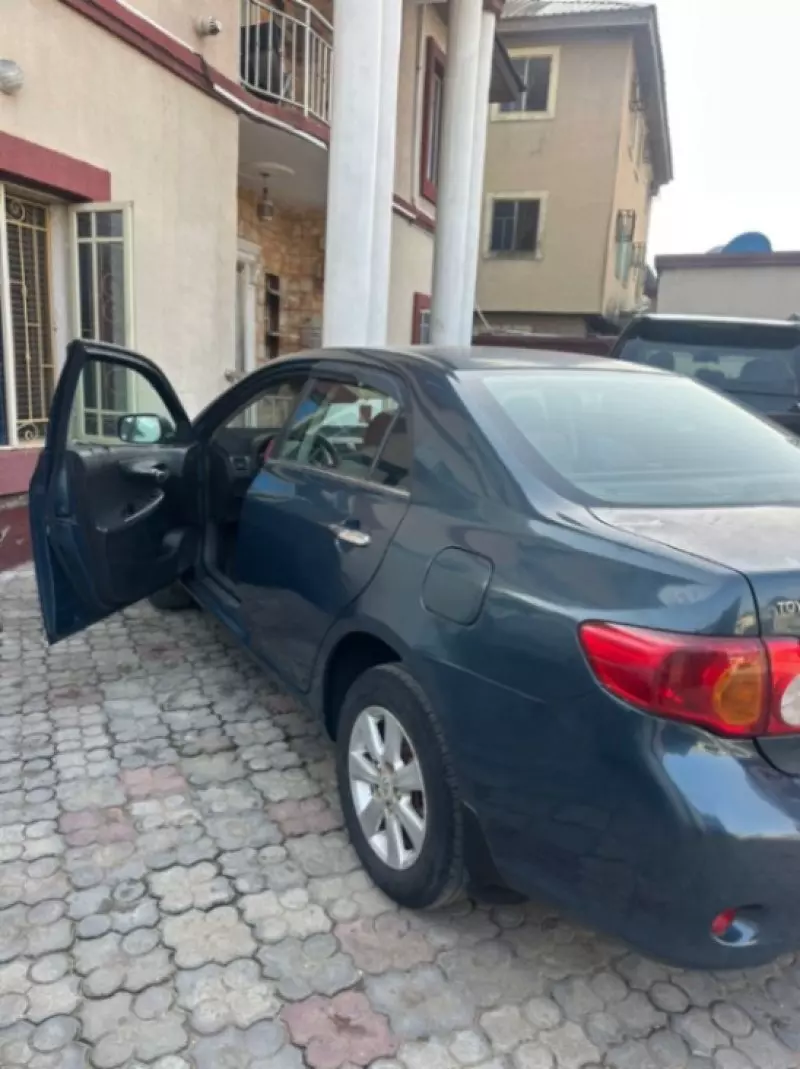 Toyota Corolla   - 2012