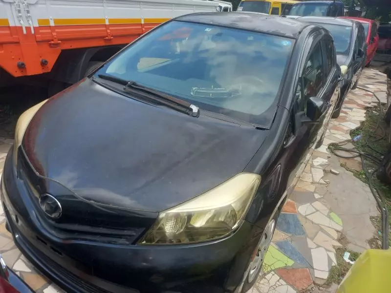 Toyota Vitz   - 2014