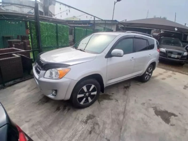 Toyota RAV4   - 2012
