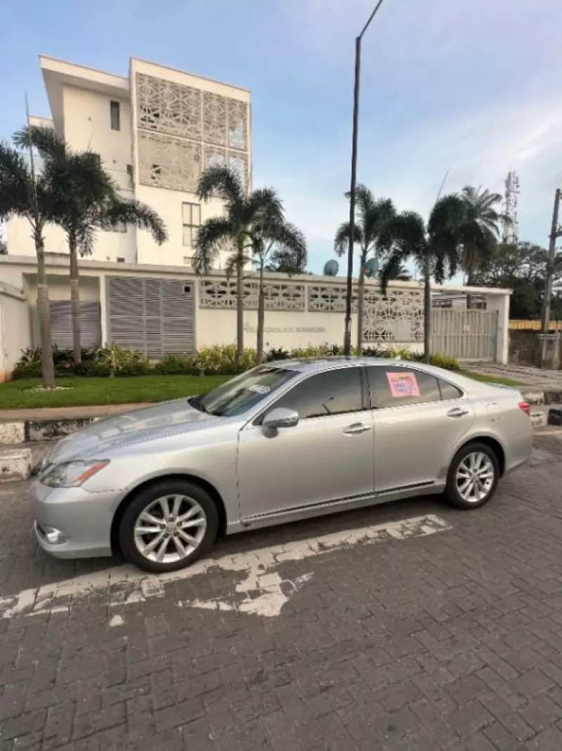 Lexus ES 350   - 2011