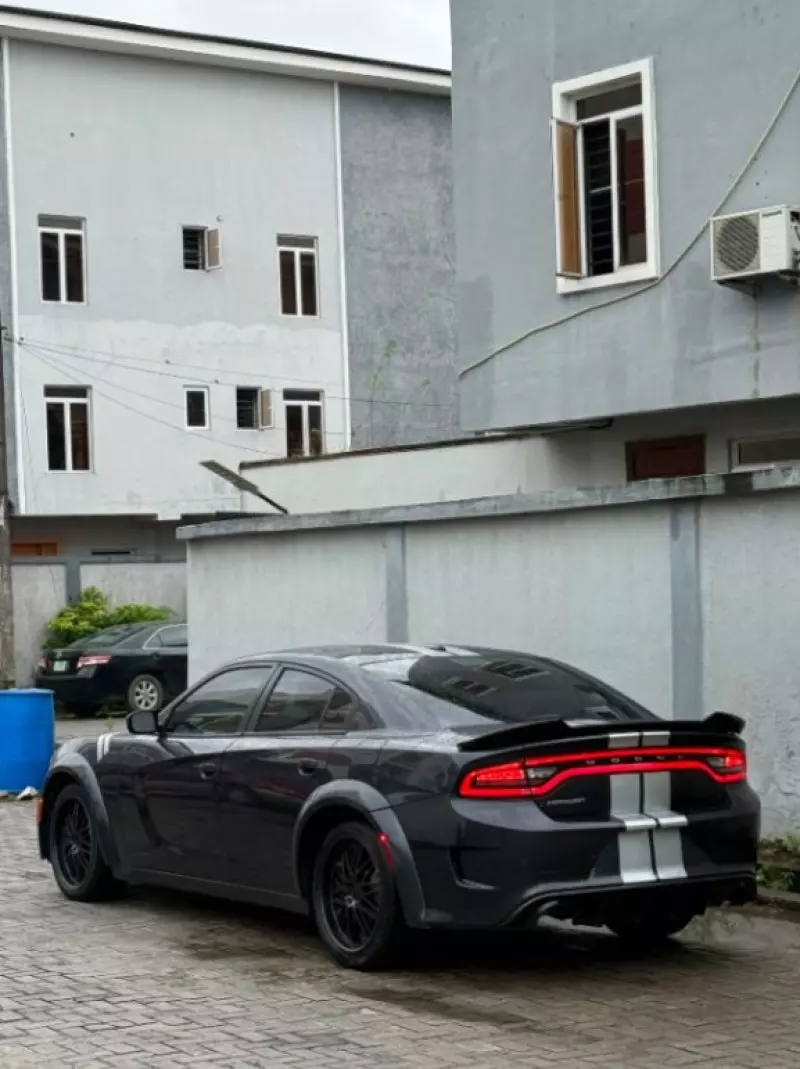 Dodge Charger   - 2016