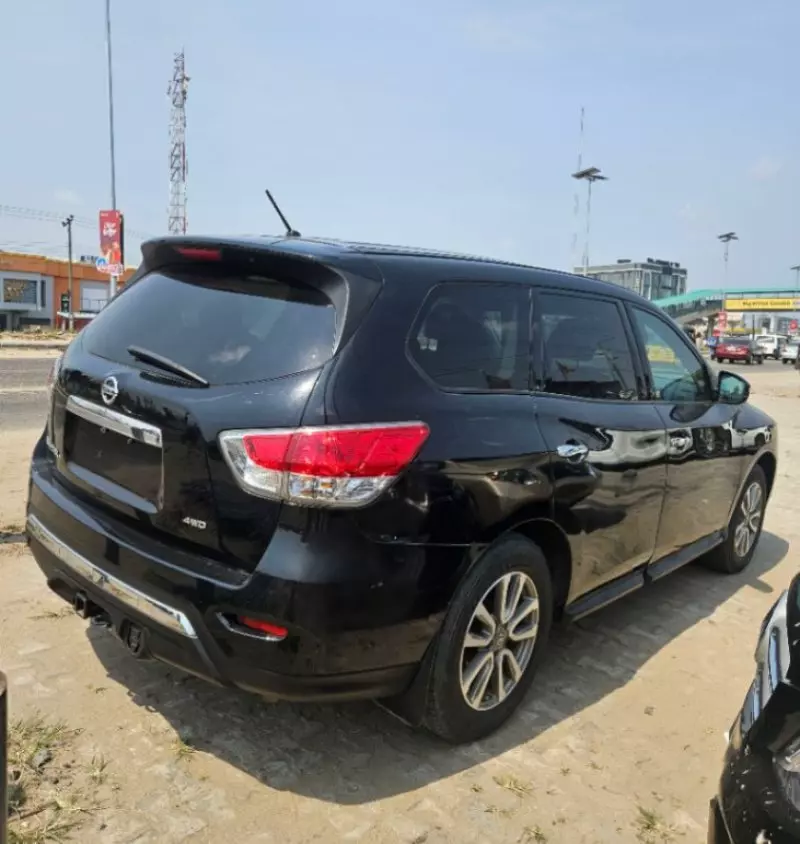 Nissan Pathfinder   - 2014