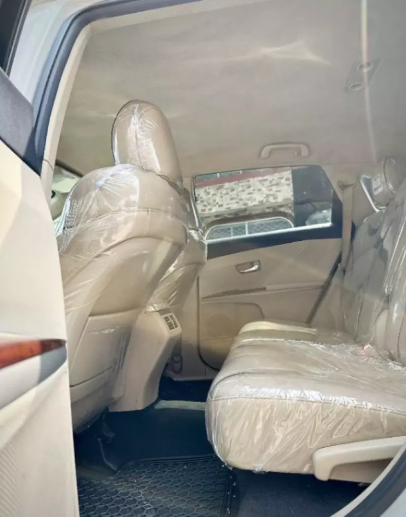 Toyota Venza   - 2012
