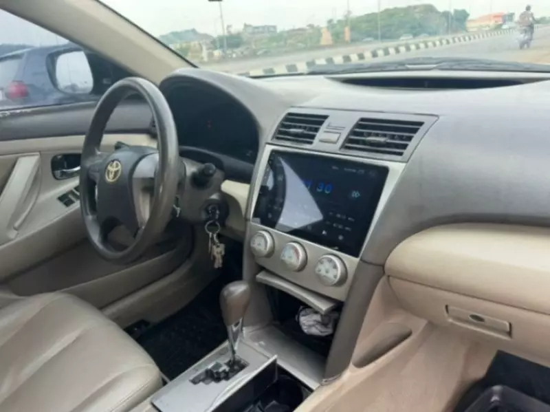 TOYOTA Camry   - 2010