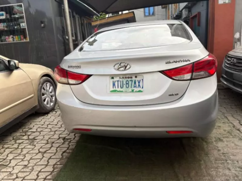 Hyundai ELANTRA 1,6L BVA GLS New   - 2013