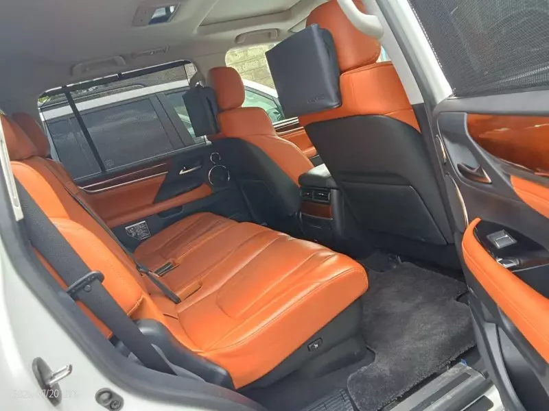 Lexus LX 570 - 2019