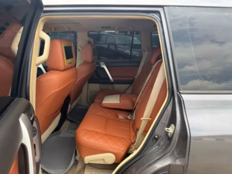 Toyota Prado   - 2010