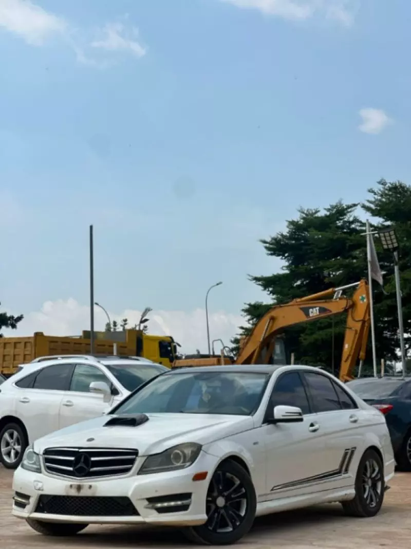 Mercedes-Benz C-Class   - 2010