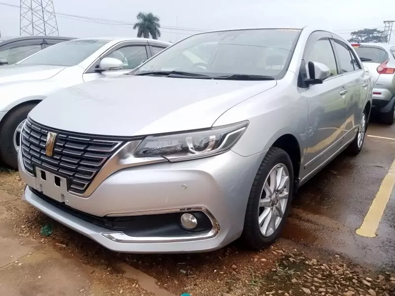 Toyota Premio    - 2016