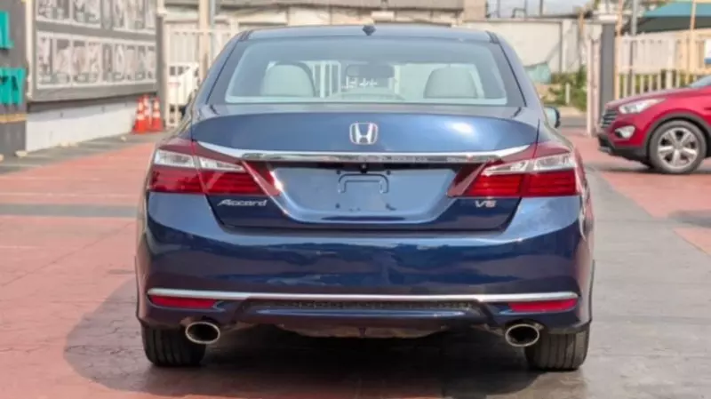 Honda Accord   - 2017
