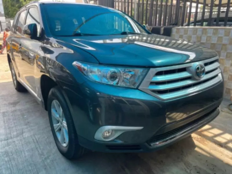 Toyota Highlander   - 2013