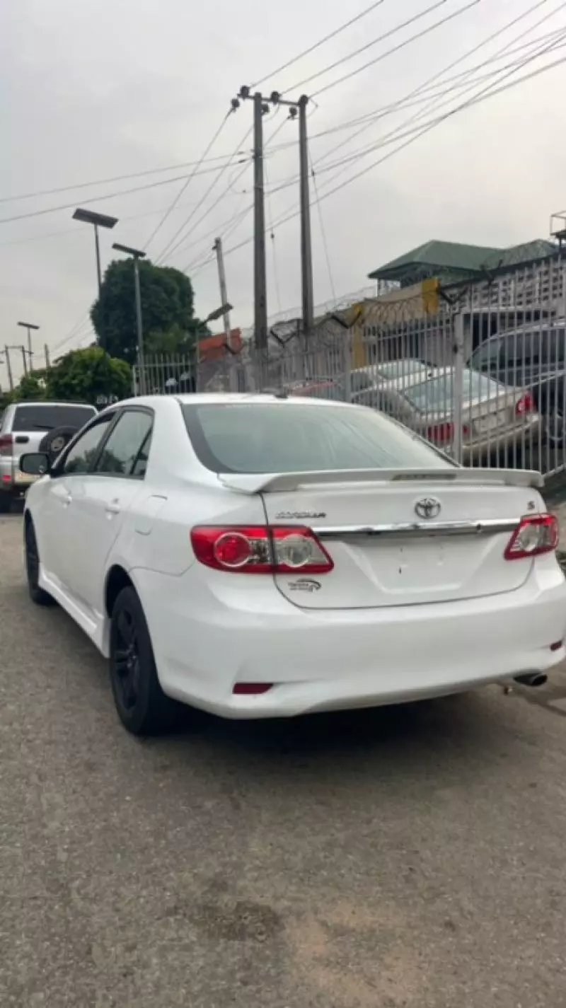 TOYOTA Corolla   - 2012
