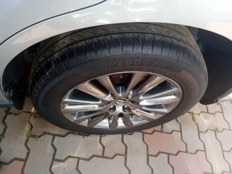 Toyota Harrier   - 2017