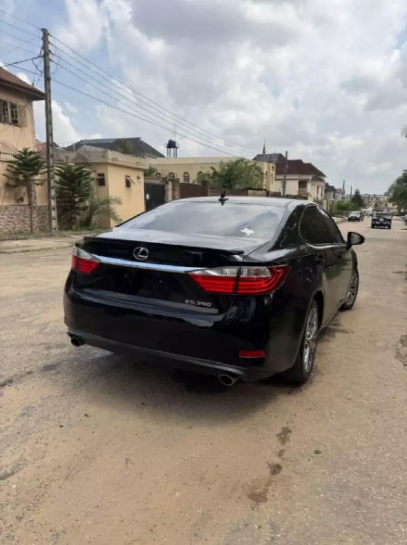 Lexus ES   - 2013