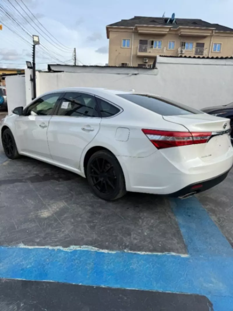 TOYOTA Avalon   - 2013