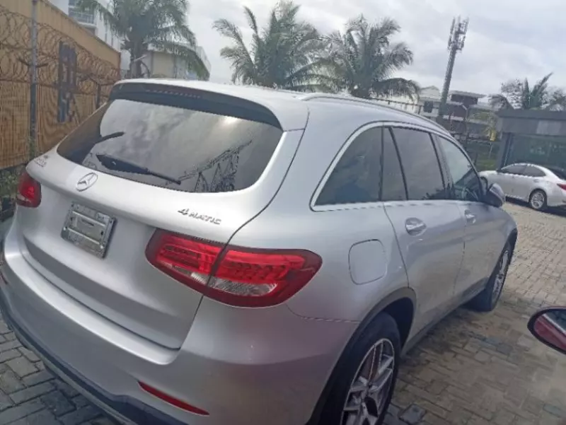 Mercedes-Benz GLC 300   - 2016