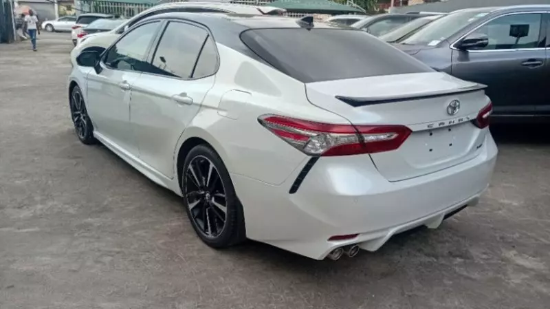 Toyota Camry   - 2018
